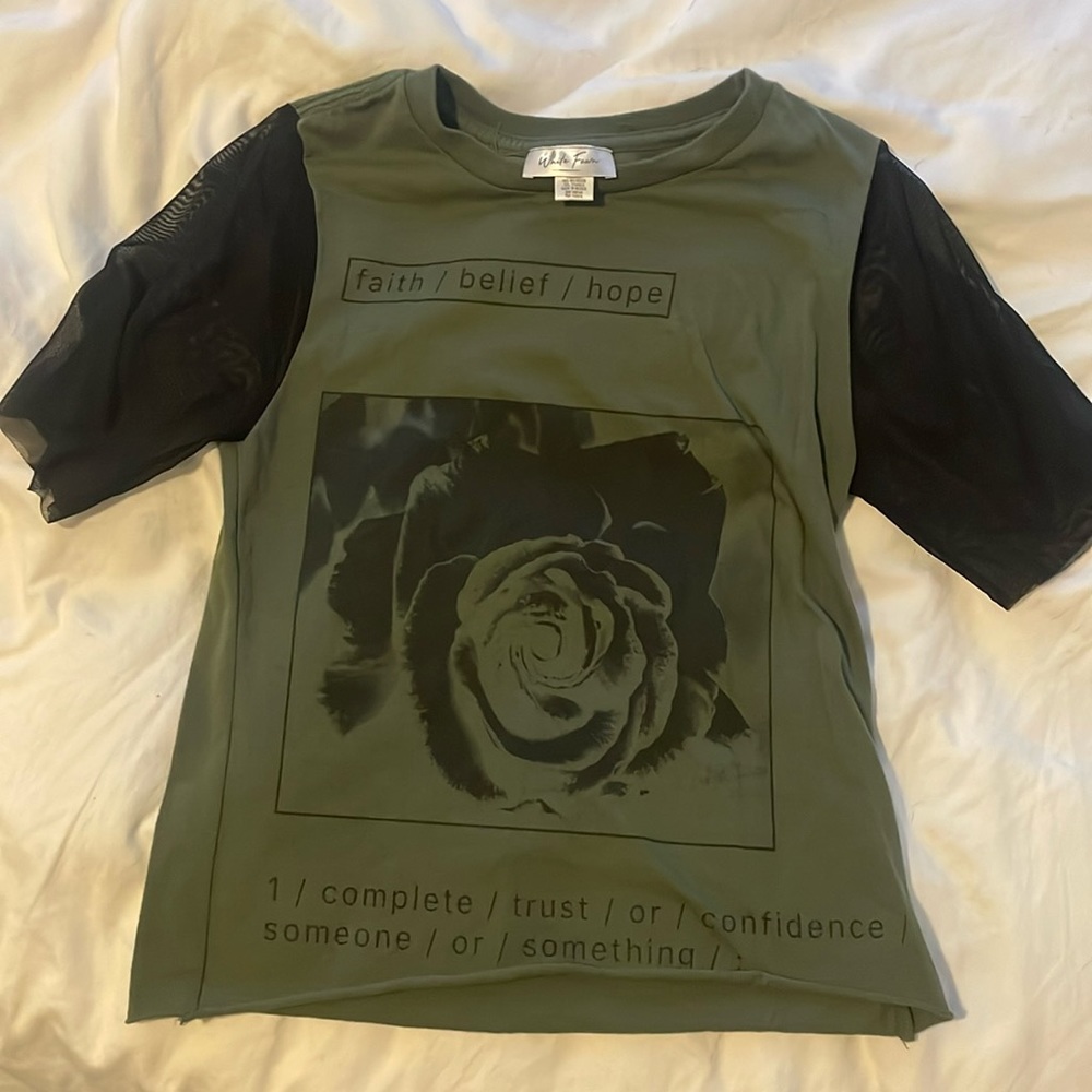 Faith T-shirt army green with black mesh sleeves size extra small